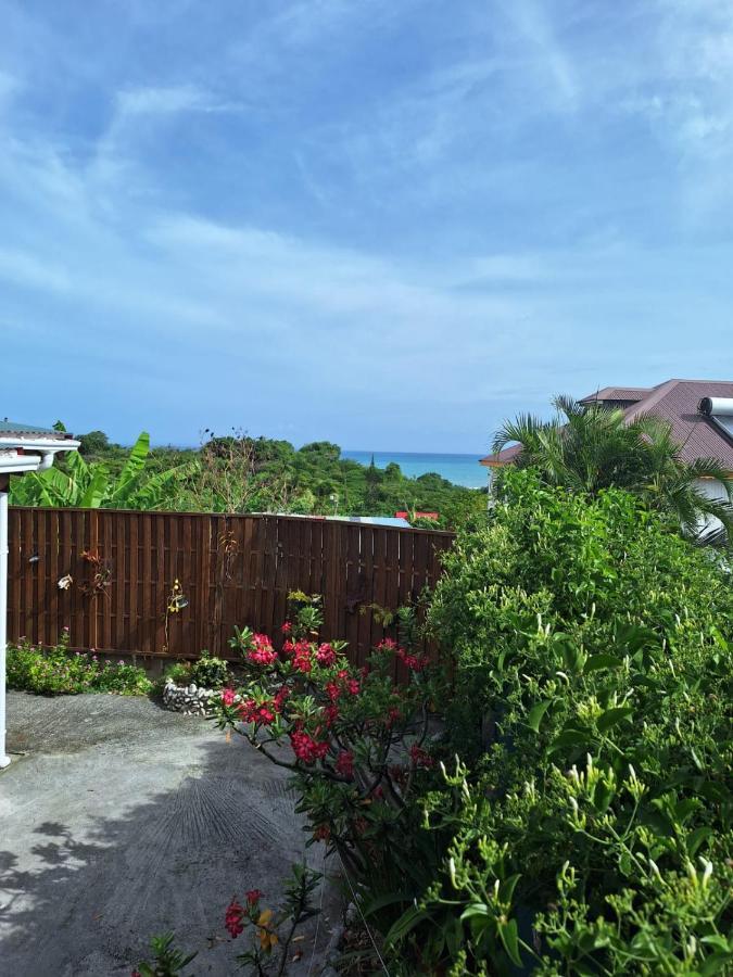 Couleurs Caraibes - Plage Et Tranquillite Lägenhet Sainte-Anne  Exteriör bild